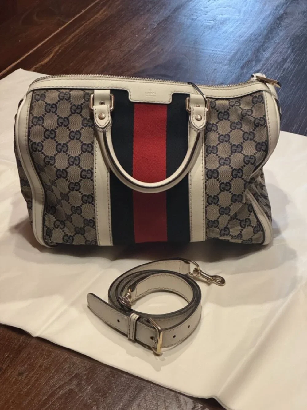 Gucci boston bag